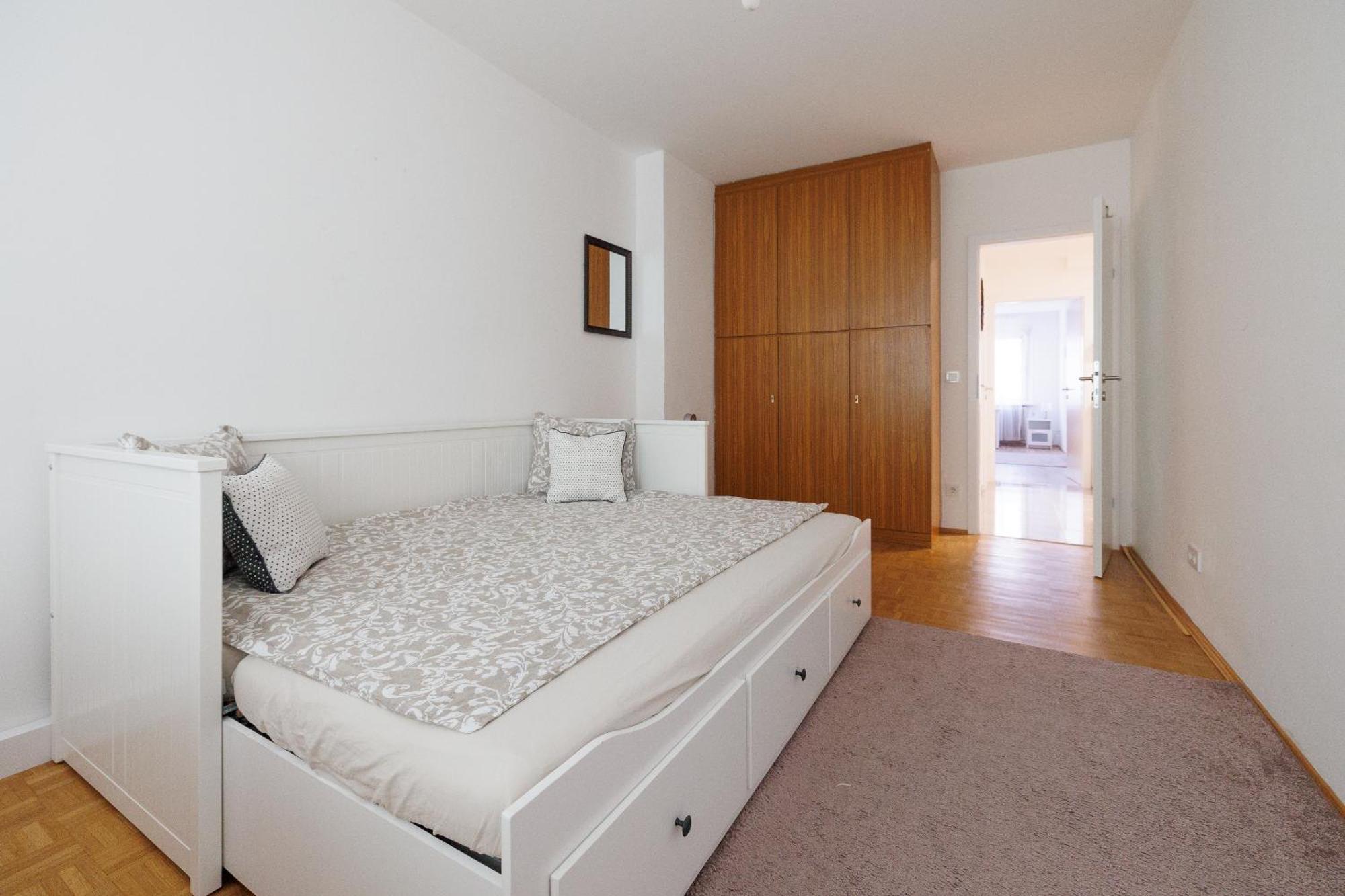 Cozy, Spacious And Charming 4 Bedrooms Apartament Wenen Buitenkant foto