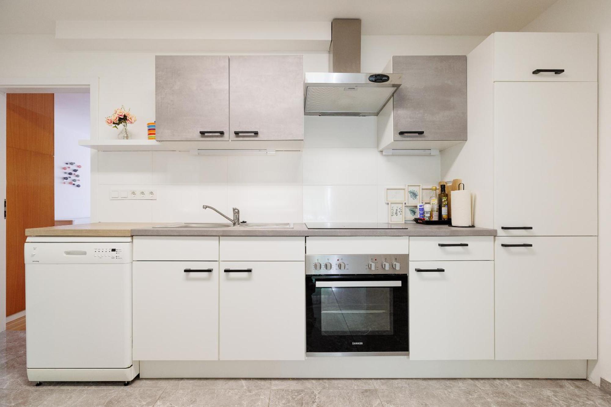 Cozy, Spacious And Charming 4 Bedrooms Apartament Wenen Buitenkant foto