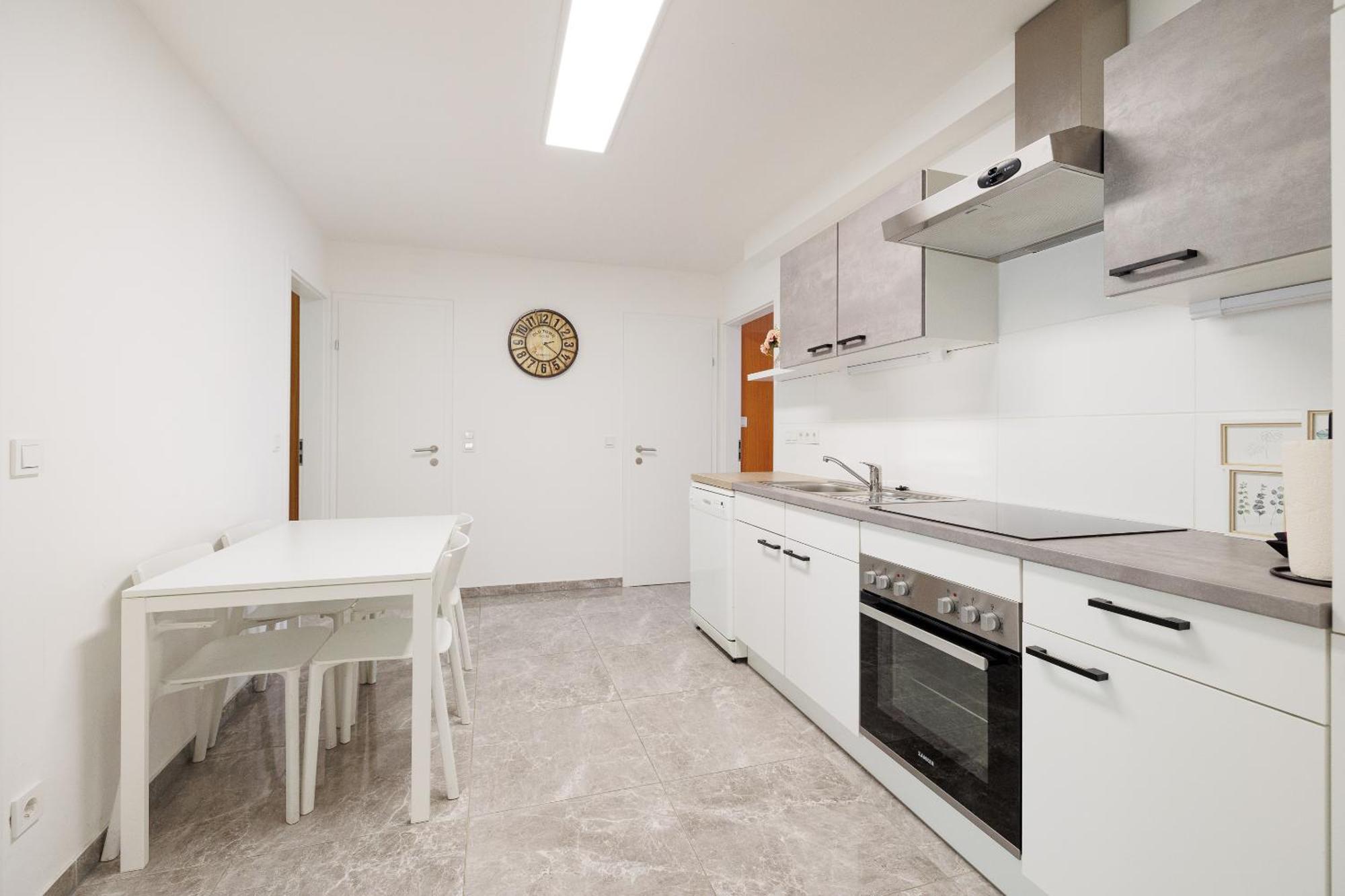 Cozy, Spacious And Charming 4 Bedrooms Apartament Wenen Buitenkant foto