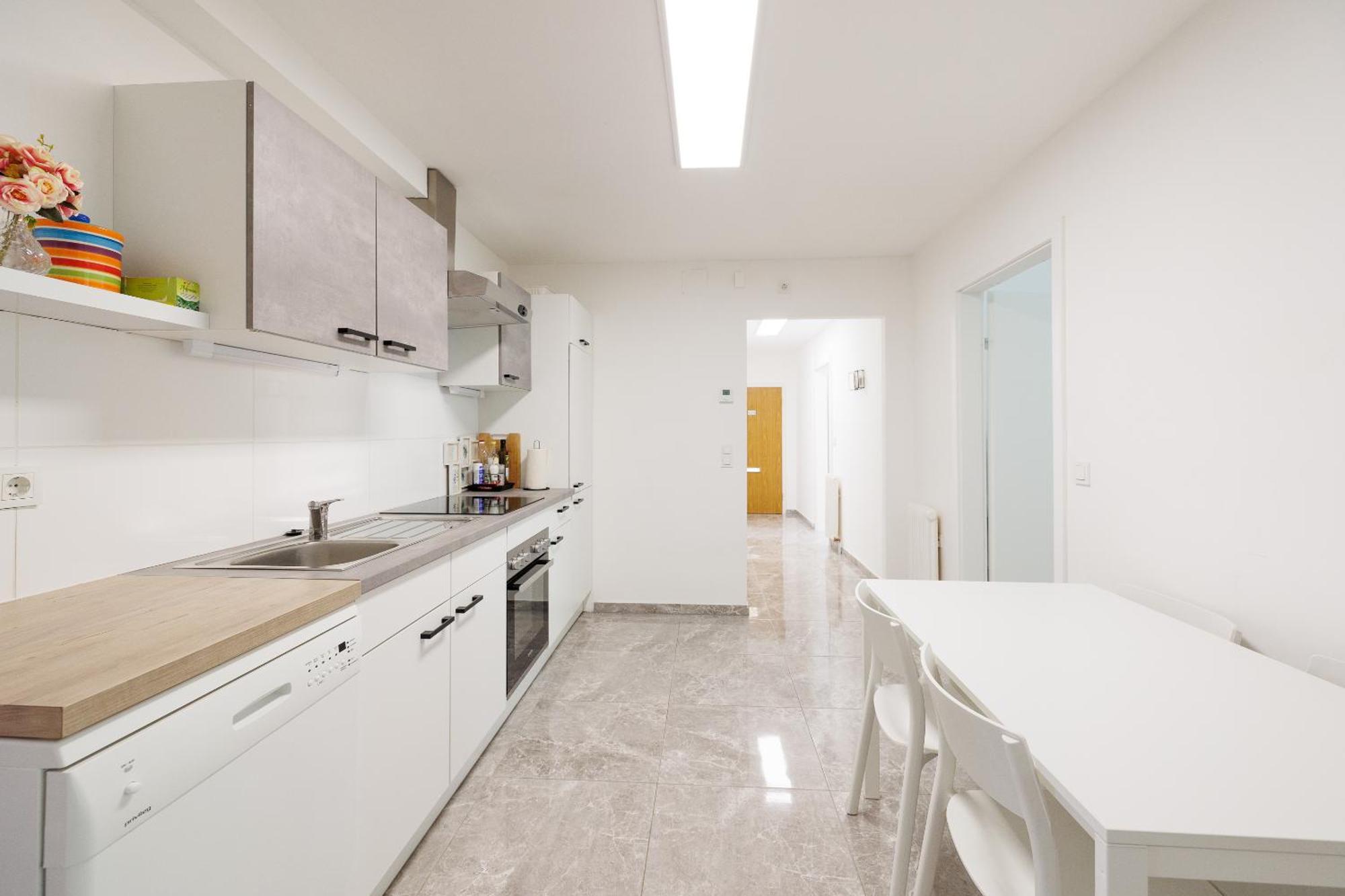 Cozy, Spacious And Charming 4 Bedrooms Apartament Wenen Buitenkant foto